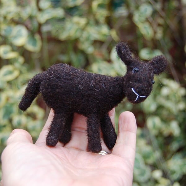 Black Lamb - undyed British wool sheep