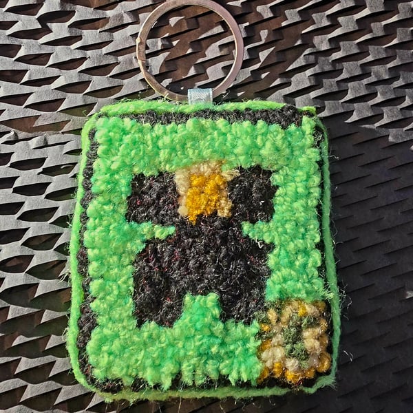 Minecraft Creeper Punch Needle Keyring
