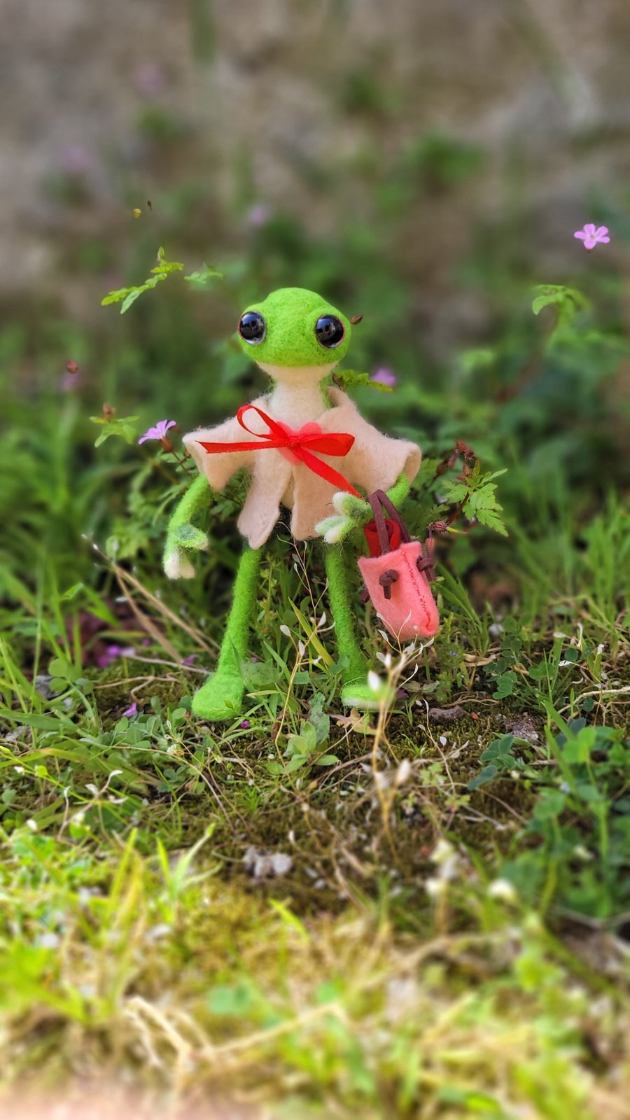 Needle Felted Frog Figurine 'Fiona' - Handmade Wool Toad, Cute Cottagecore Desk 