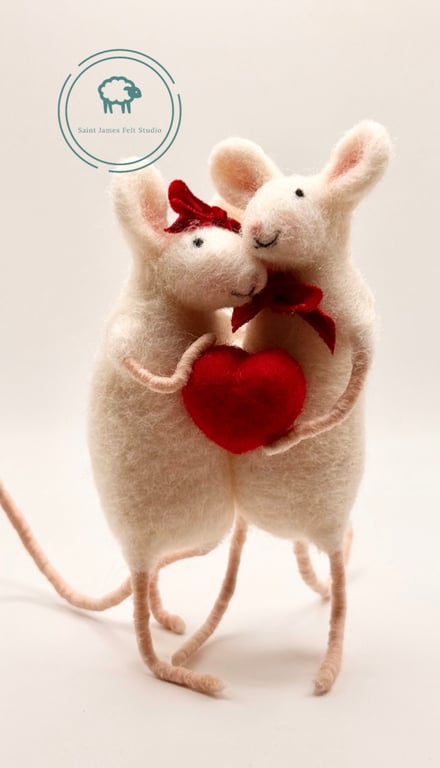 Needle-felted cuddling mice with heart - Valentine’s Day Gift - British wildlife