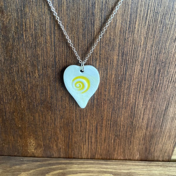 Porcelain necklace with yellow swirl