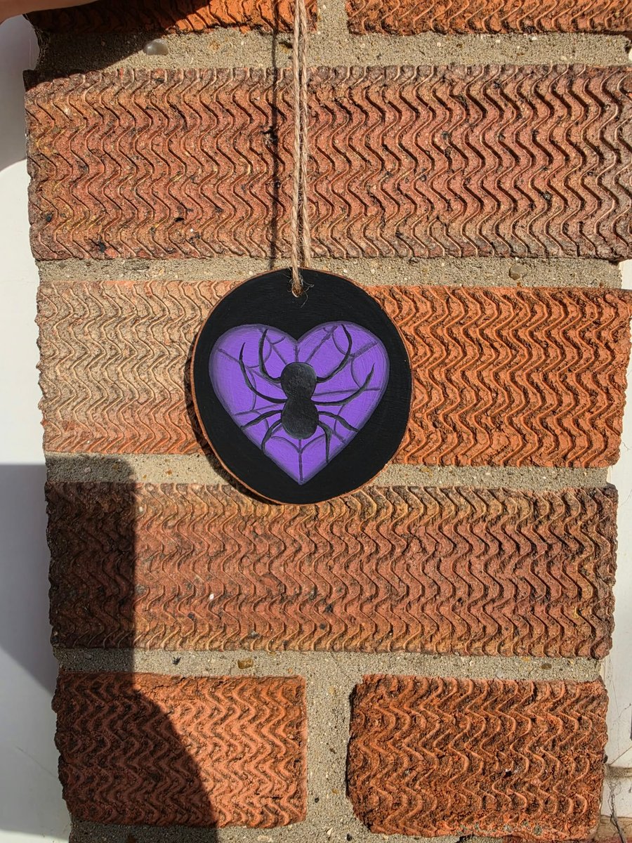 Hand Painted Halloween Spider Heart Wooden Hanging Decoration – Purple Spiderweb