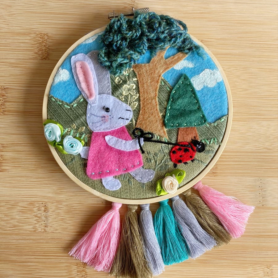 Walk In The Park, wall hanging, embroidery hoop illustration 