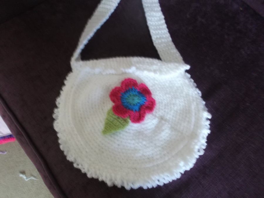 round crochet summer bag 