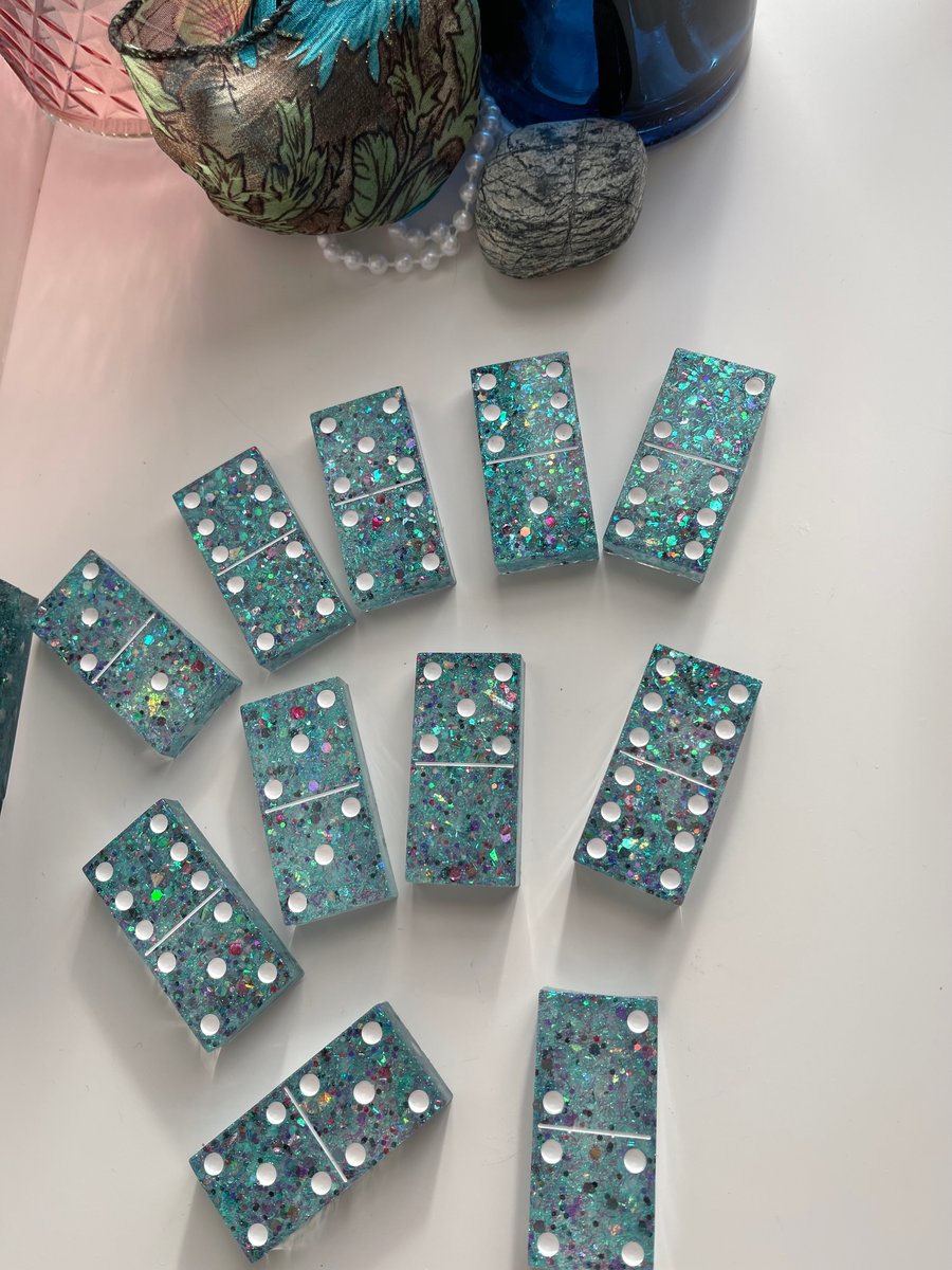 Set of 28 Hand made Resin Dominoes with FREE postage Choose design!