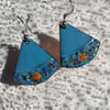 FAN SHAPED ENAMELLED EARRINGS WITH STERLING SILVER AND FLOWER ENAMEL