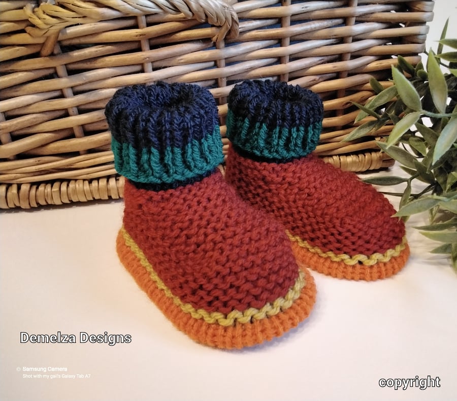 Gender Neutral Funky Bright Baby Booties 0-6 months size 