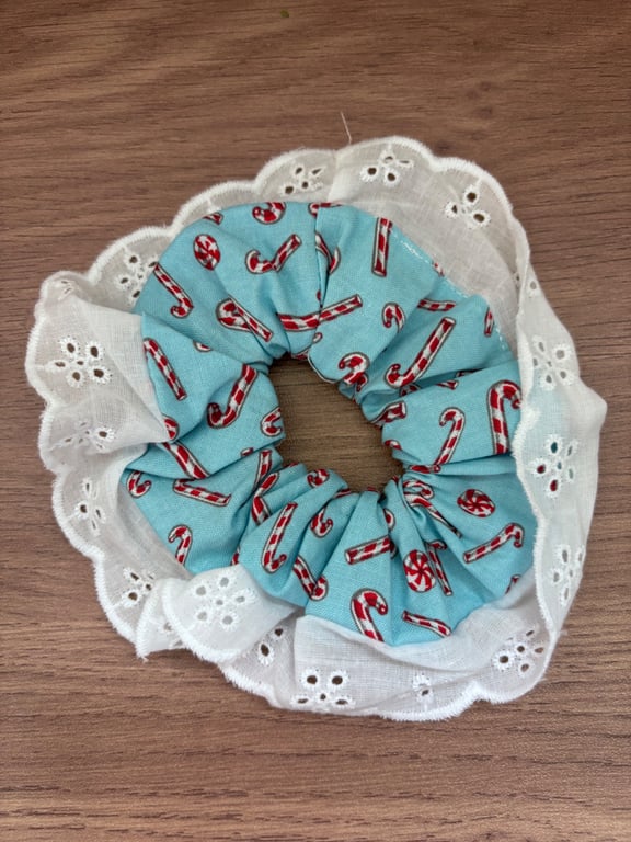 Summer seconds - frilly scrunchie - candy canes
