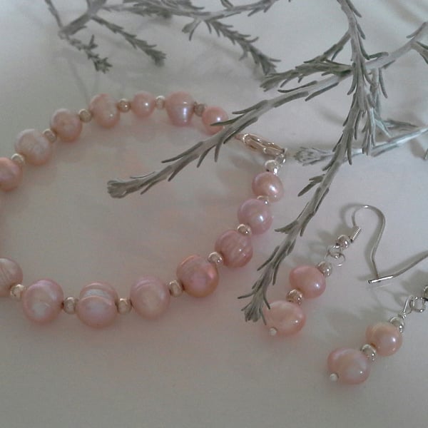 Genuine Freshwater Peach Pearl Bracelet & Earrings Set Silver Plate