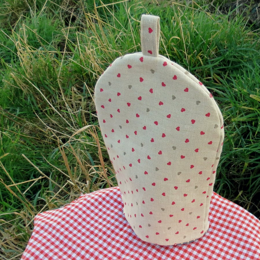 Coffee Cosy.  A cafetiere cosy, size small.  To fit a 2 cup cafetiere.  Hearts.
