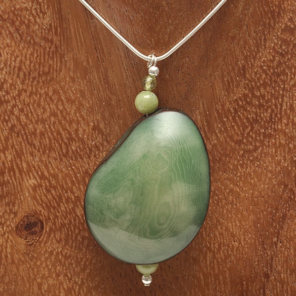 Peri-Green Pendant