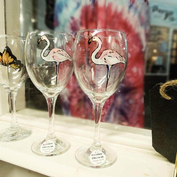 2 x Pink Flamingo Wine Glasses 250m Hand Painted