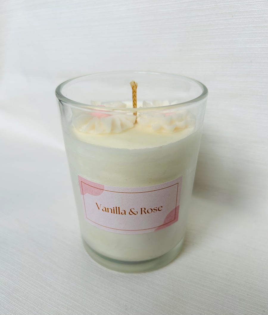 Vanilla & Rose scented Luxury Soy Wax 30cl candle