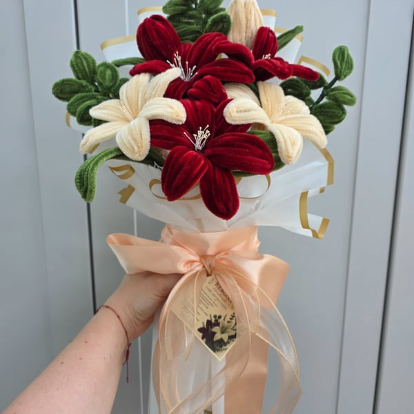 Everlasting Lily Handmade Pipe Cleaner Flower Bouquet - Choose Your Colour