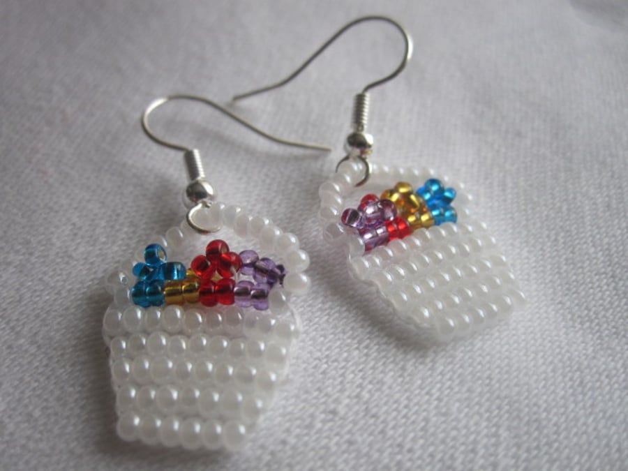 Easter Basket Beadwork Earrings (1)