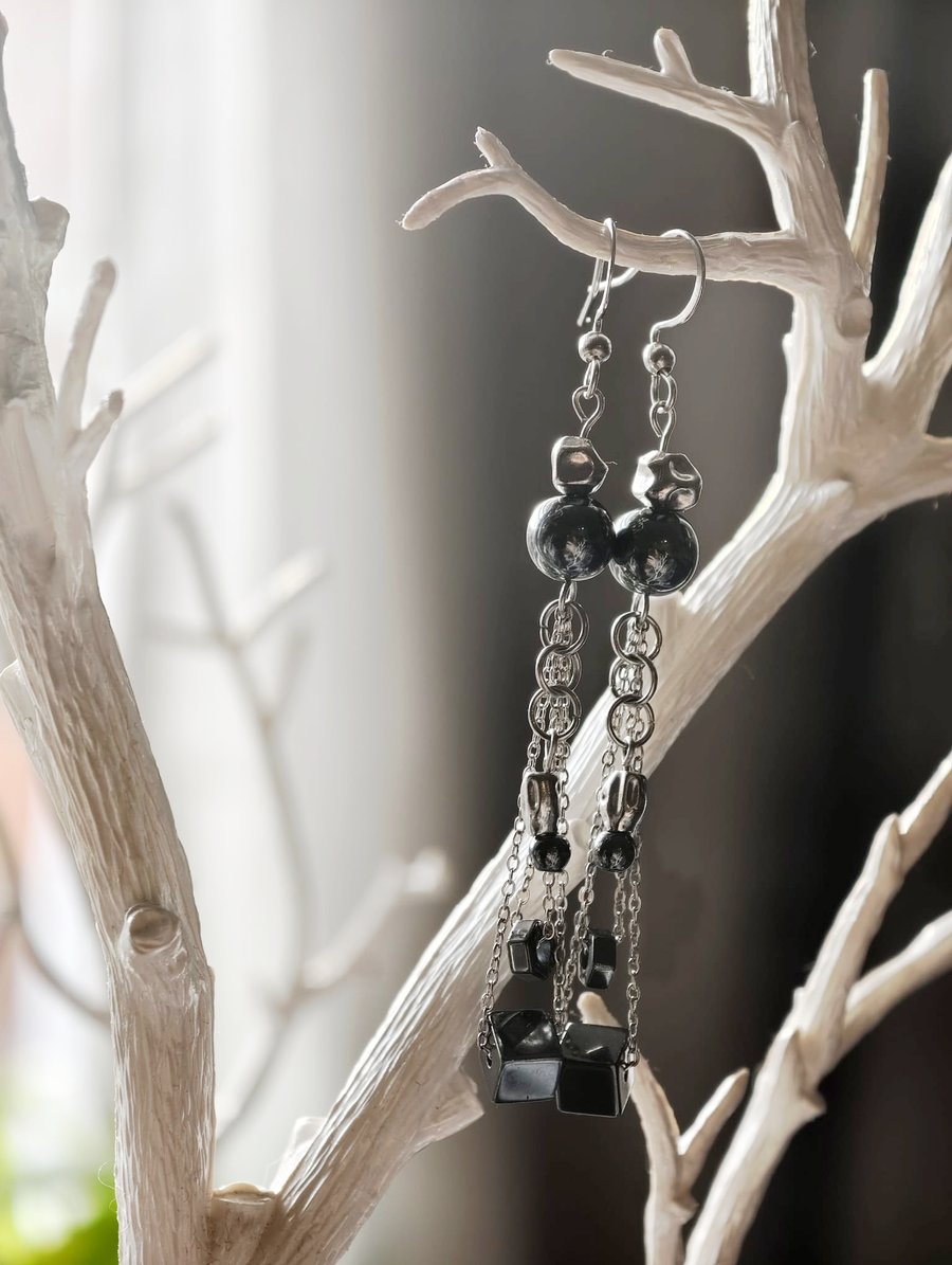 Bold alternative geometric chain earrings 