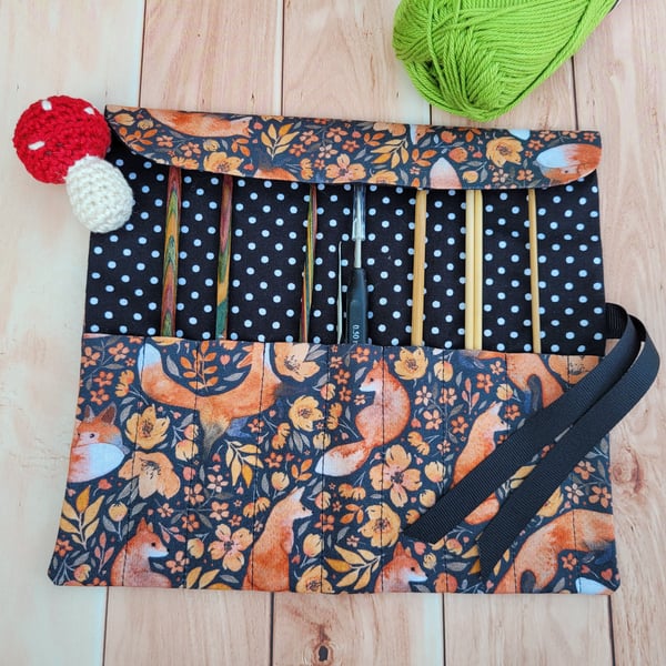 Crochet Hook Roll or Case - Cute woodland foxes