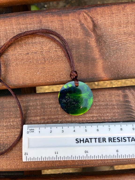 Resin seascape design circular pendant 