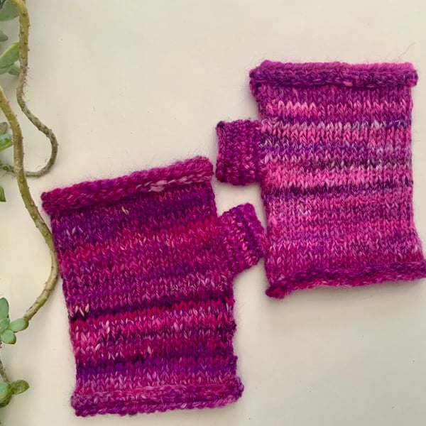 Fingerless gloves wrist warmers made from hand dyed and spun merino wool