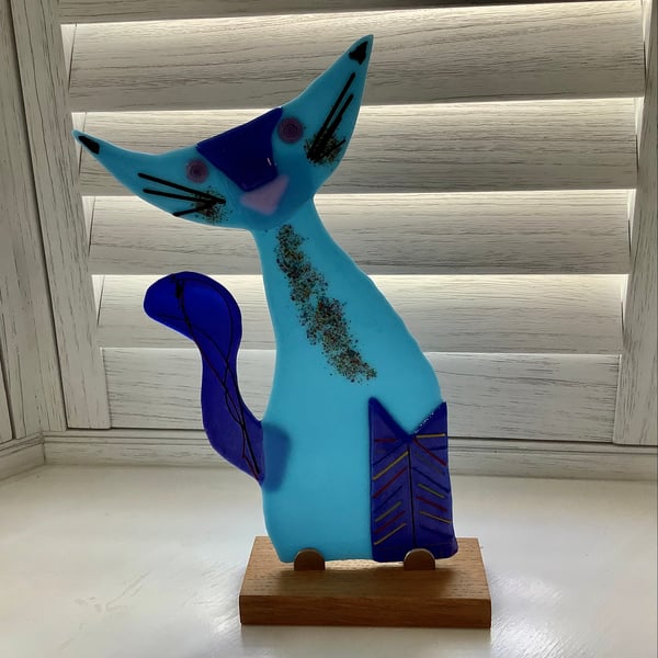 Fused glass cat with oak stand 