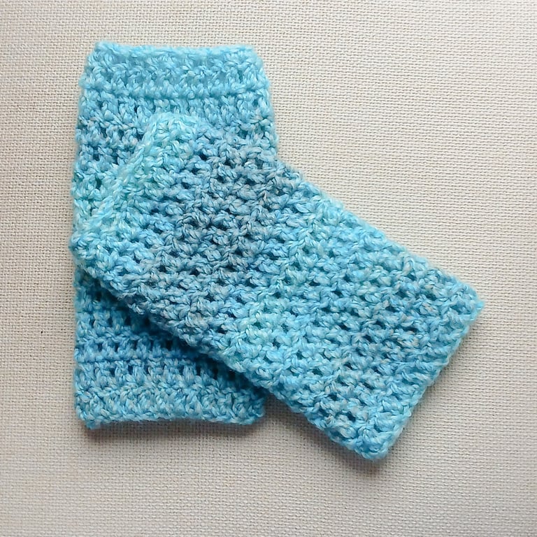 CROCHET PATTERN PDF Cool Water Wrist Warmers