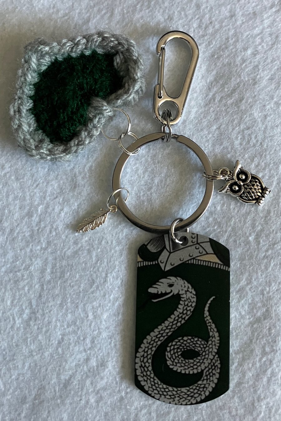 Hogwarts Slytherin house keyring with crochet heart and bag clip