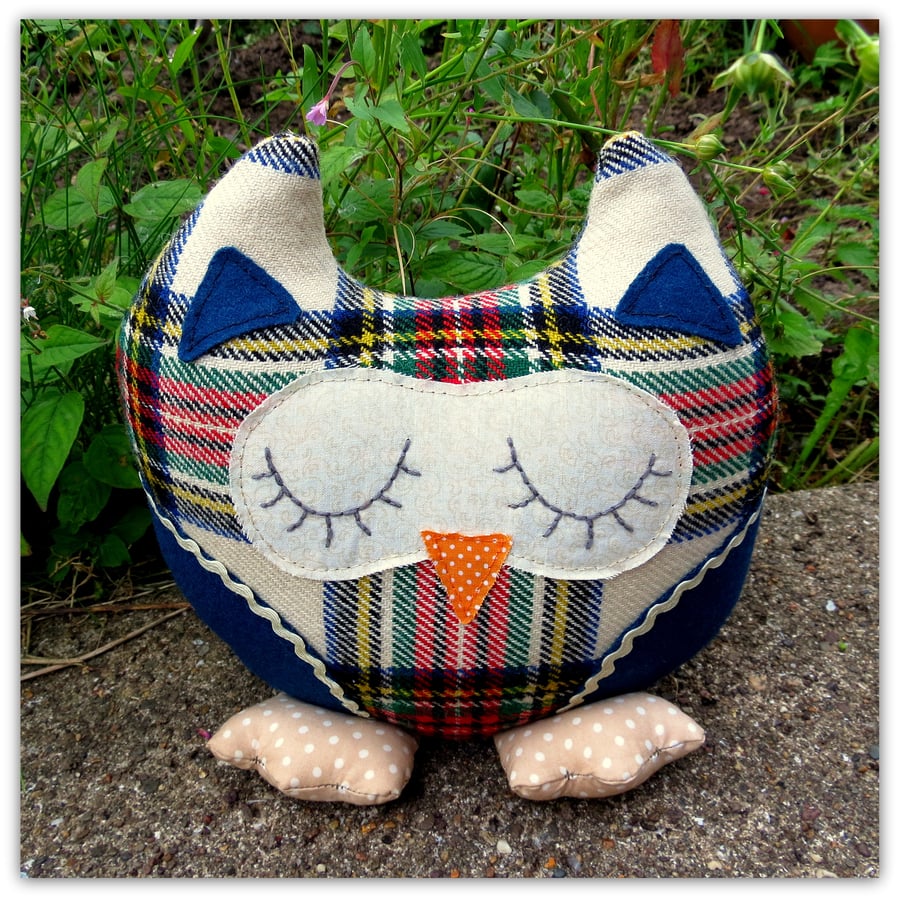 SALE!!!  Snoozy Harold, an owl doorstop.  Owl bookend.