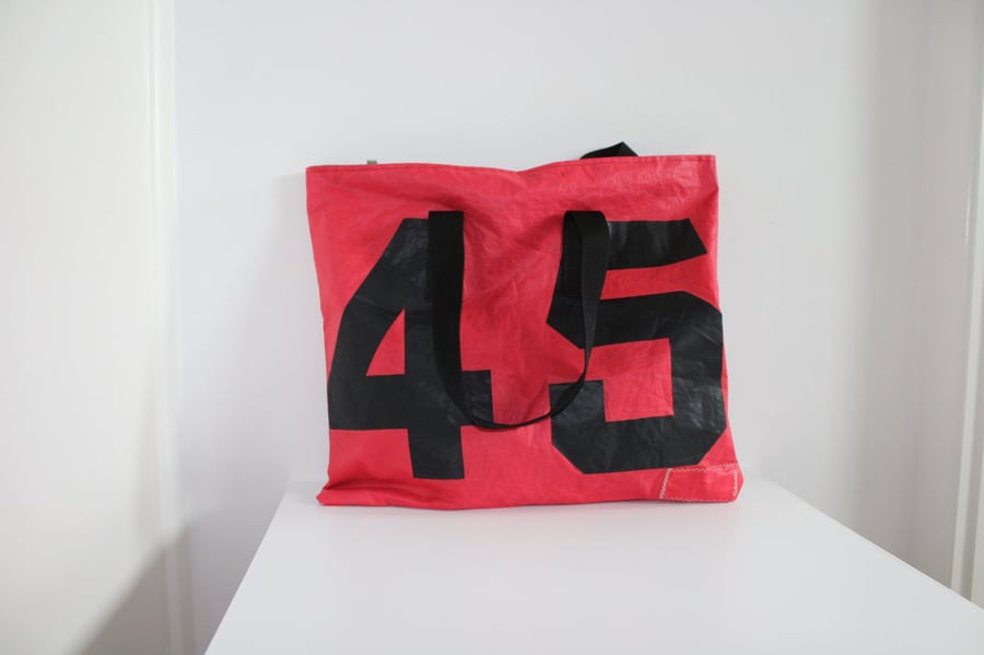 Red Upcycled Sailcloth Shoulder Bag – Large Lightweight Beach Tote