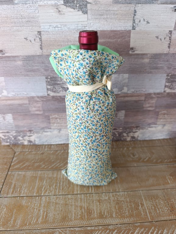 Floral bottle gift bag