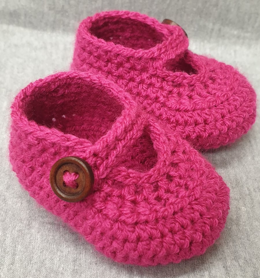 Crochet baby booties, handmade baby shoes, newborn baby, baby girl, 0-3 monts