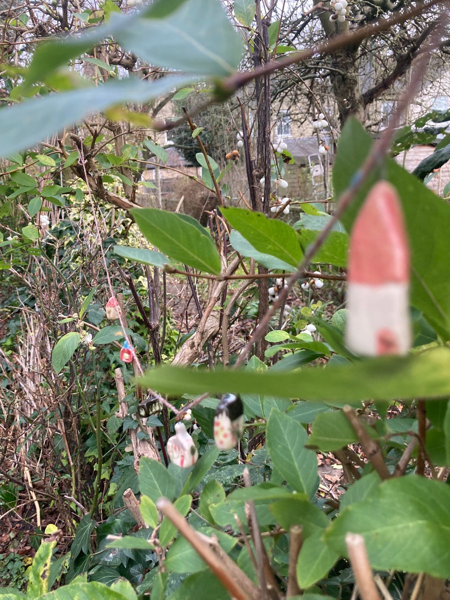 Ceramic 'home' garland