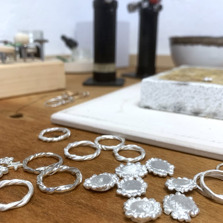 OUTLINE JEWELLERY