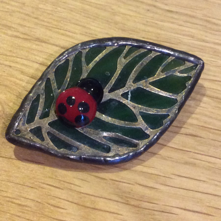 Ladybird brooch (0577)