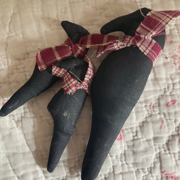 Set of three black crows