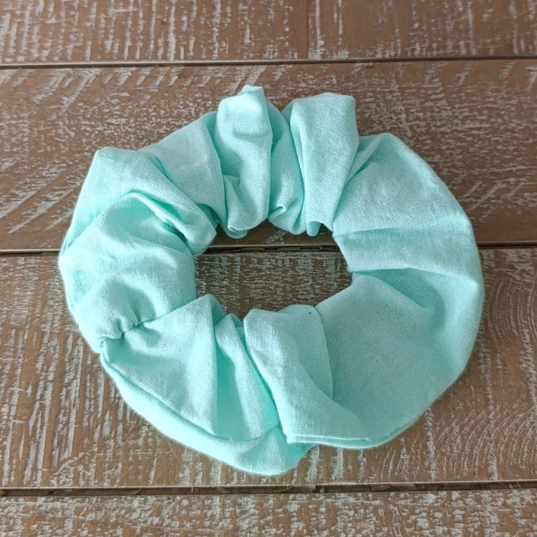Seafoam scrunchie 