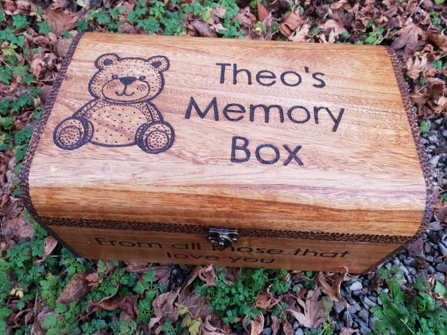Teddy bear personalised wooden box, custom engraving by hand. Gift for nursery