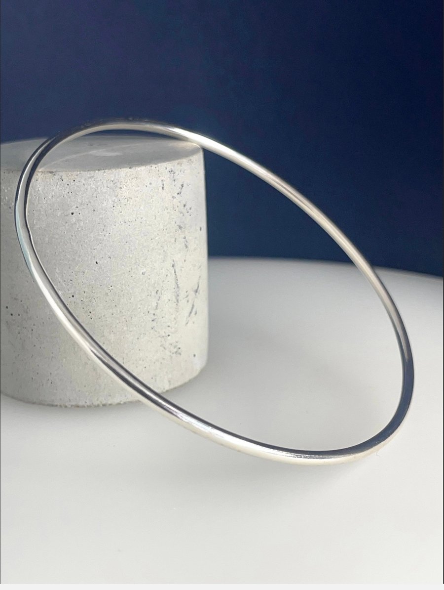 Sterling Silver Solid 2mm Round Stacking Bangle - Plain-Smooth (Sizes S-M-L-XL)