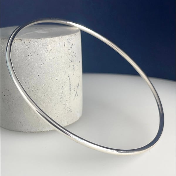 Sterling Silver Solid 2mm Round Stacking Bangle - Plain-Smooth (Sizes S-M-L-XL)