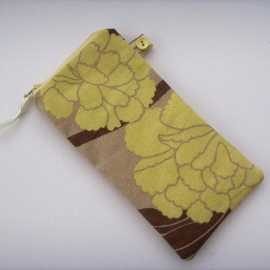 SALESALE SALE Yellow glasses case