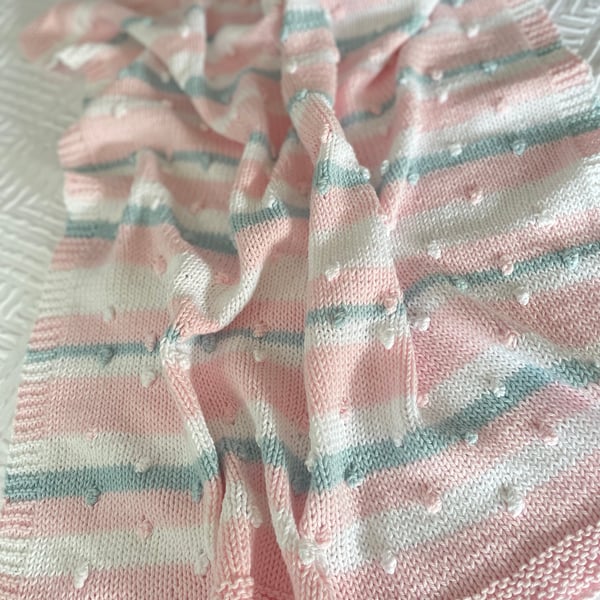 Bobbles baby blanket