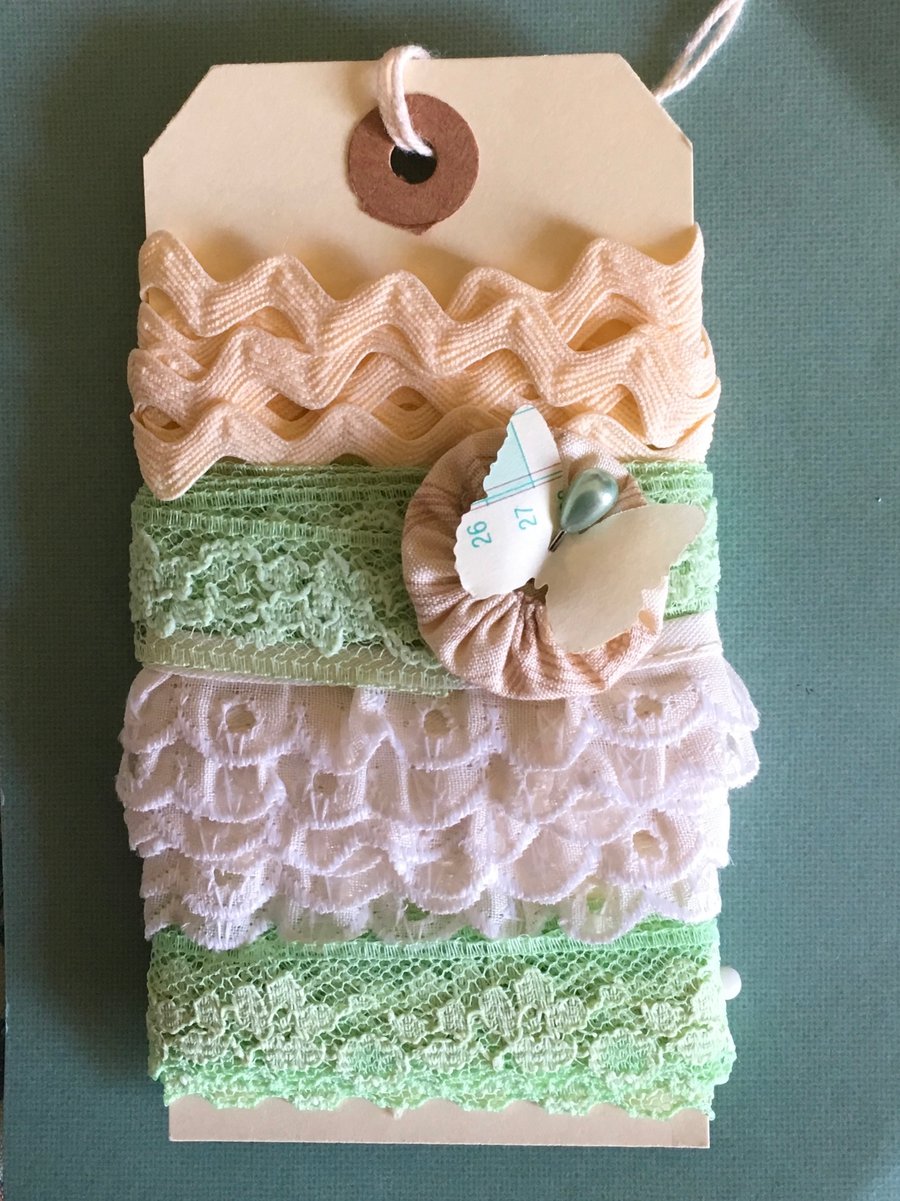 Vintage trim lace ric rack etc on a tag! Lovely gift ….with surprise freebie!