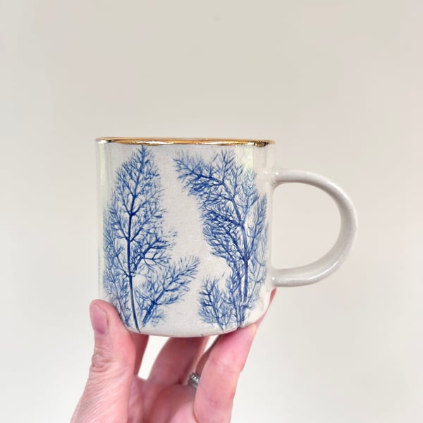 Botanical mug with gold rim 
