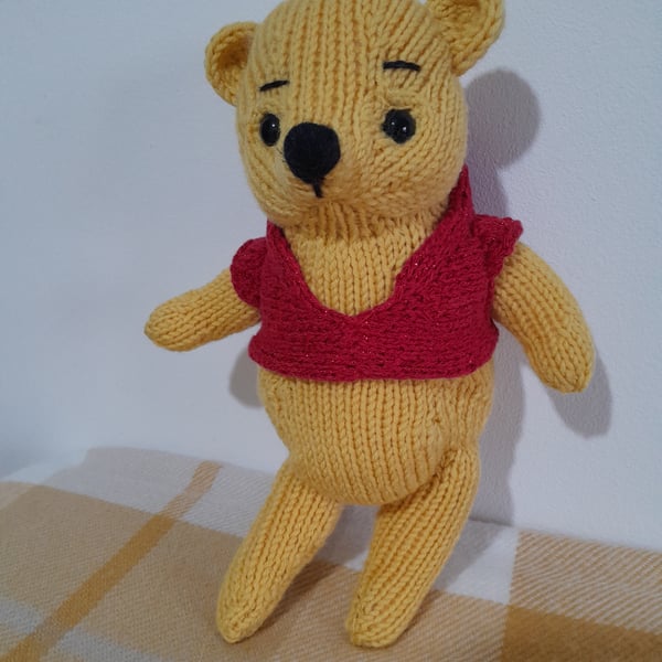 Pooh Bear, dotpebblesknits design, Honey Bear.