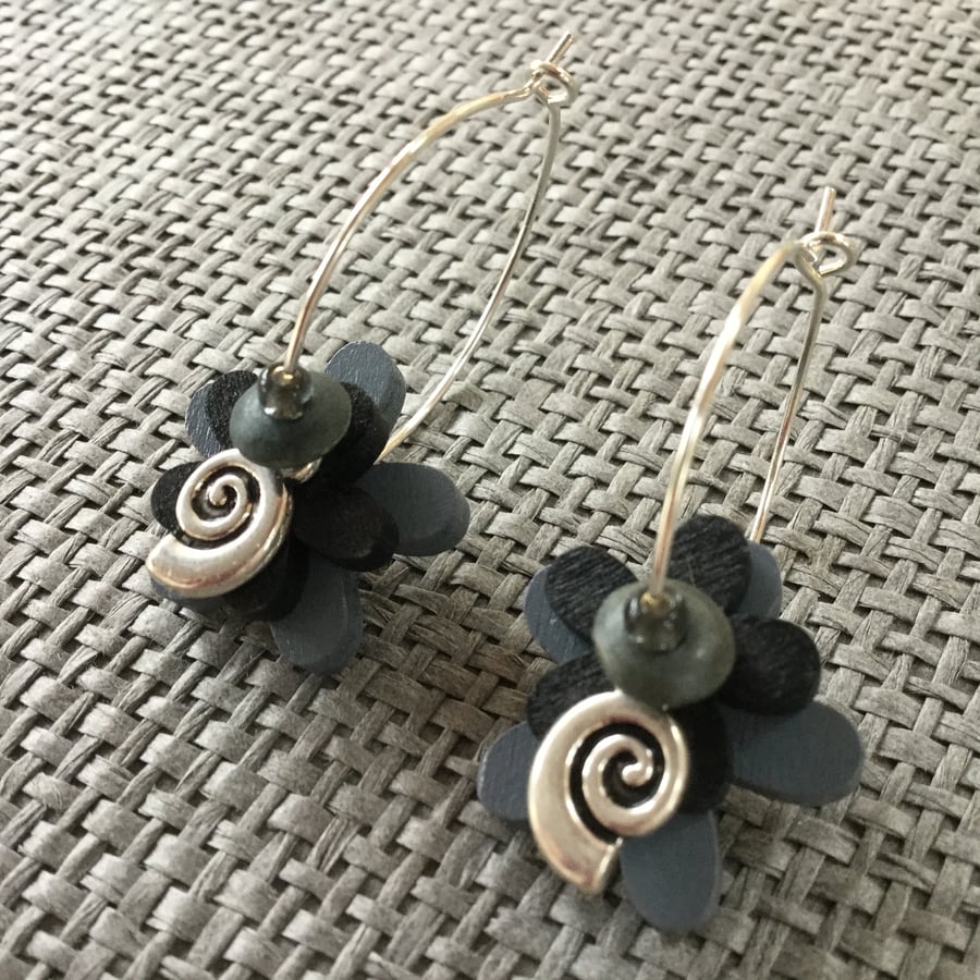 “Shell and Pebble” flower earrings