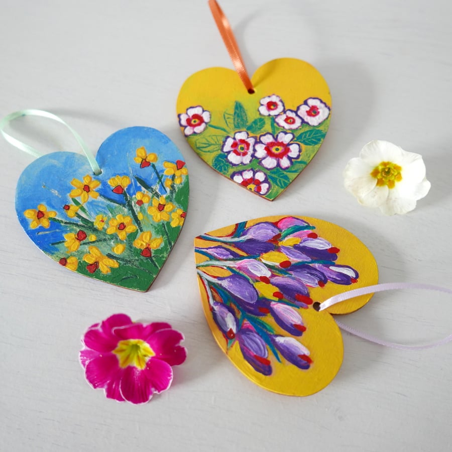 Primula Hanging Decoration, Crocus Art, Daffodils Painting, Flowers Heart