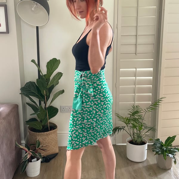Green skirt size 10 deals