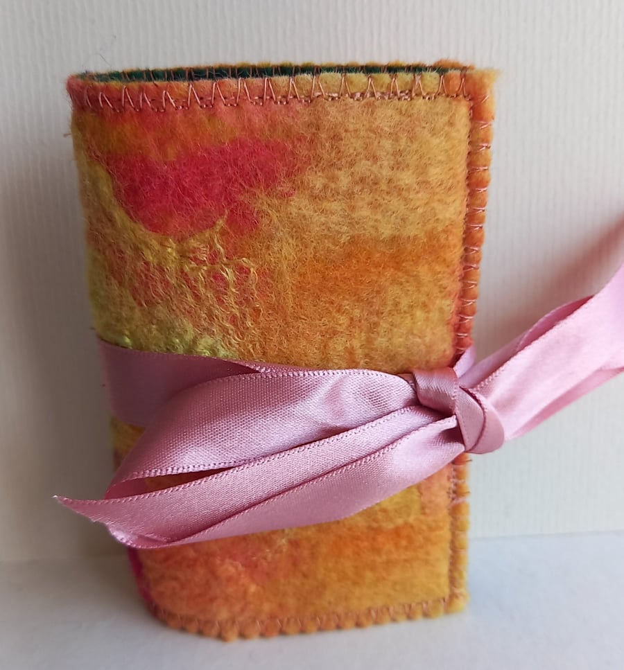 Handmade Felt Needle Case – Handmade Needle Book for Sewing Needles & Pins 
