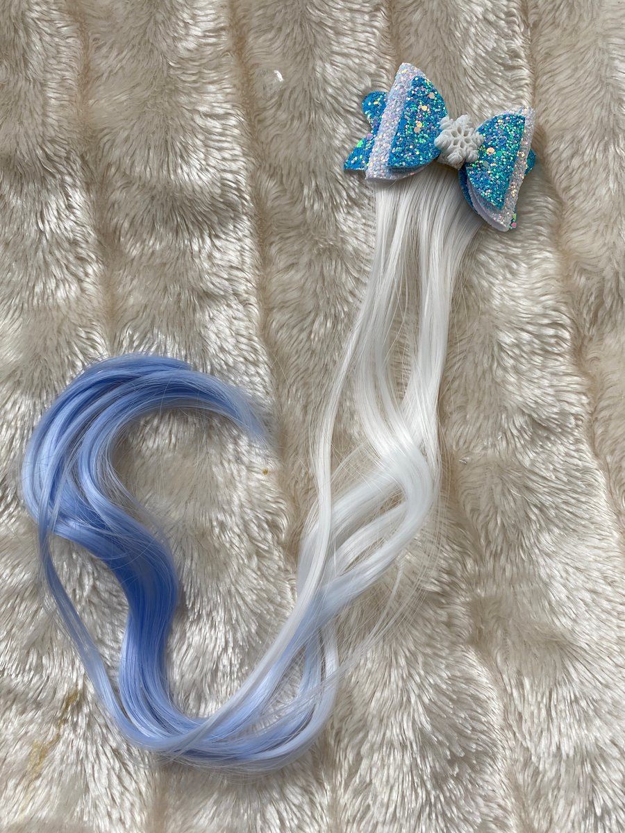 Blue Glitter clip with snowflake