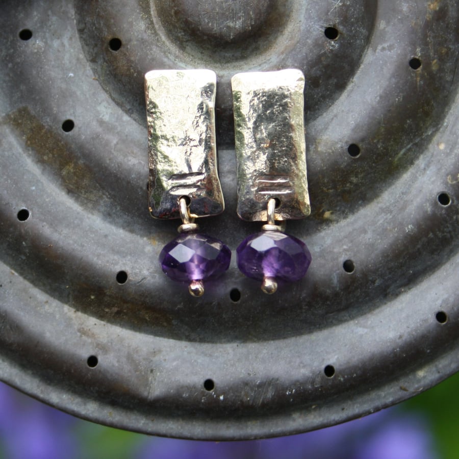 Gold  rectangular stud earrings with amethysts
