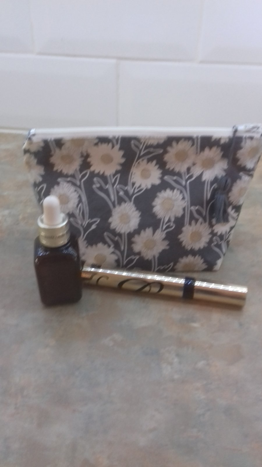 Daisy flower make up bag 